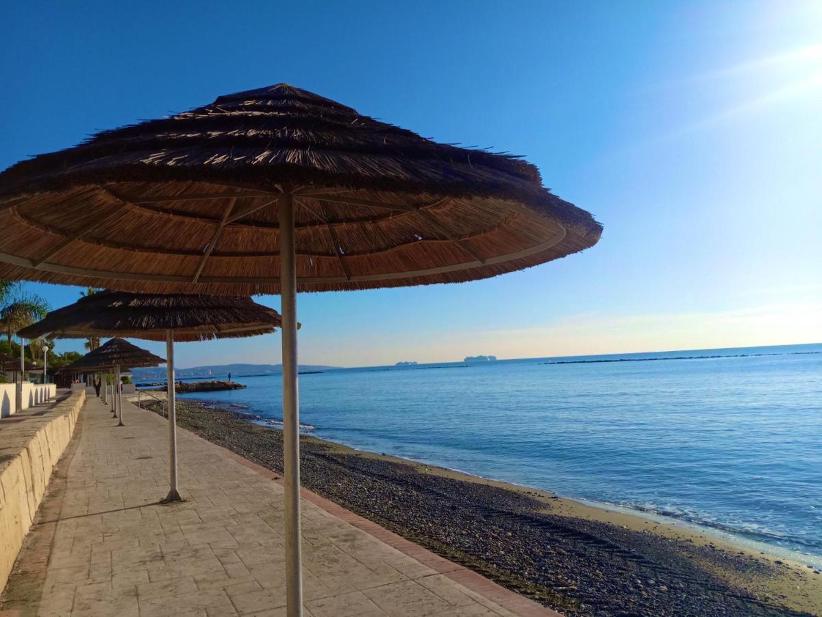 Sanders Ermitage On The Beach - Delightful 1-Bedroom Apartment With Sea View Limassol Extérieur photo